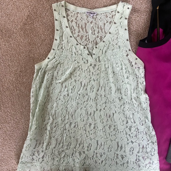 Express Tank Top Bundle (1) - Picture 2 of 6